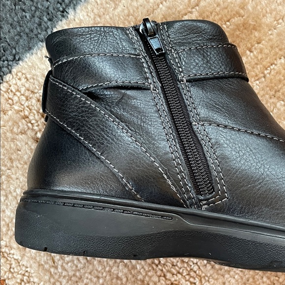 Clarks Collection Ultimate Comfort Women’s Black Side-Zip Booties - Picture 8 of 14